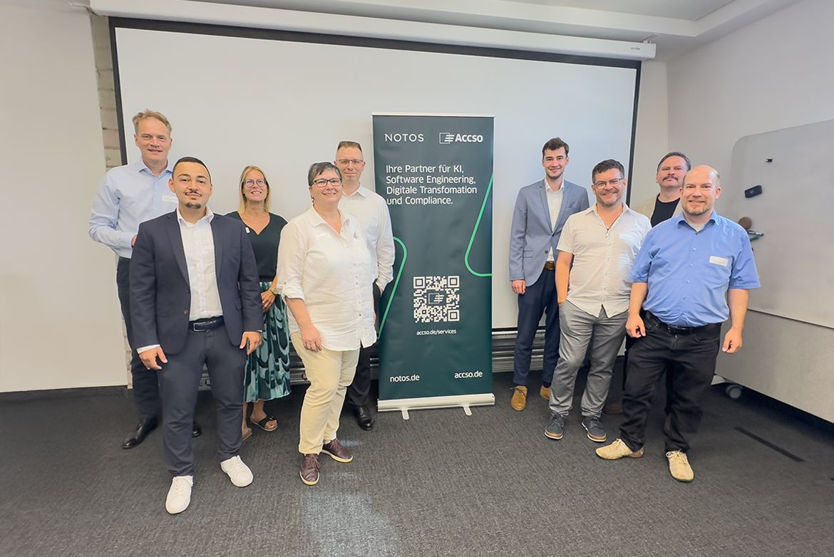 Wulf Oberschulte, Erdem Durmus, Vanessa Nicodemus, Helena Unger, Kay Dörnemann, Christofer Dutz und Manuel Schreiner beim CRA-Event von Accso und NotusXperts.