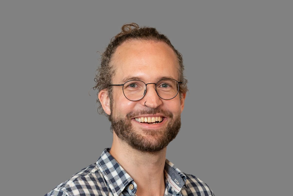 1060 x 710 Jonas Schwarm