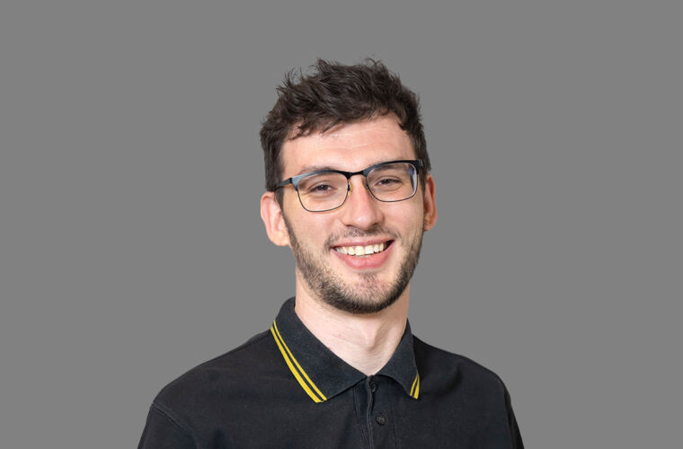 1060 x 710 Elvis Loos